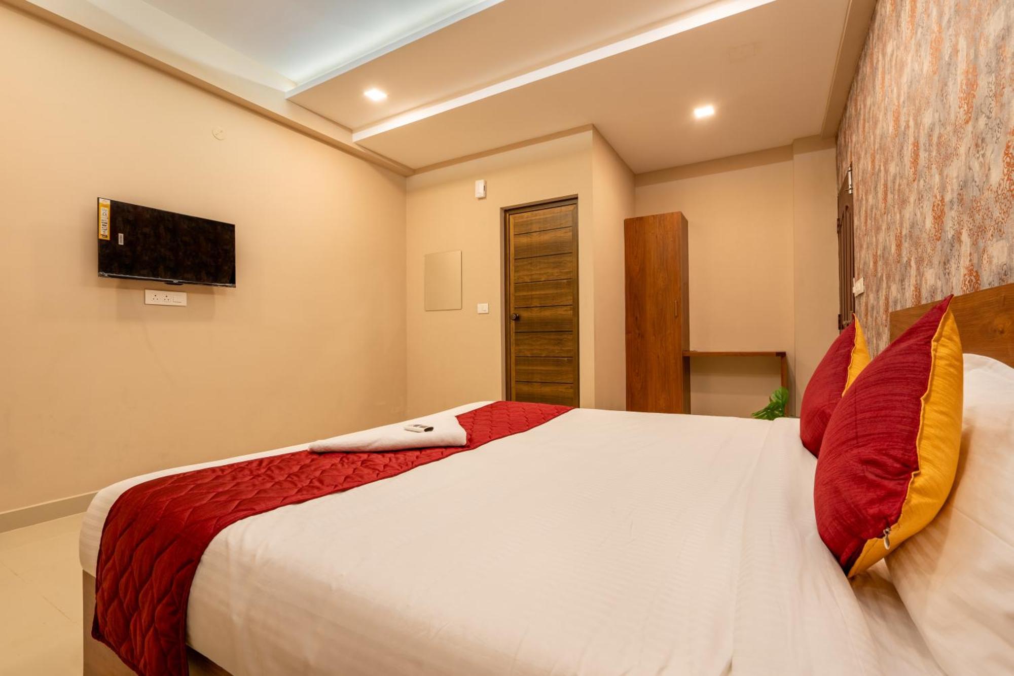 Hotel Yaad Residency Kochi Exterior foto
