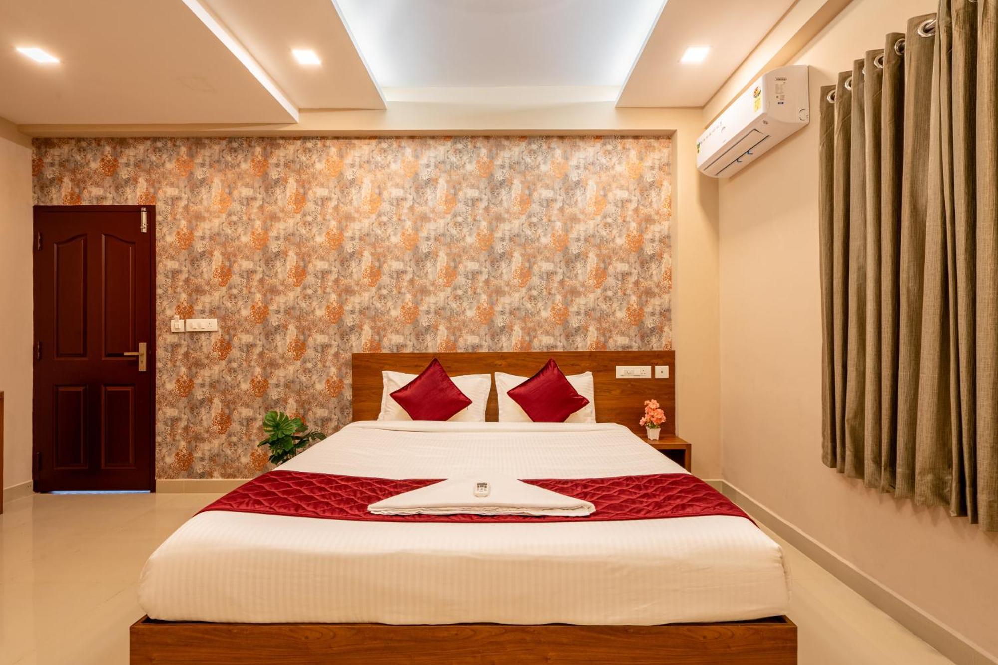 Hotel Yaad Residency Kochi Exterior foto