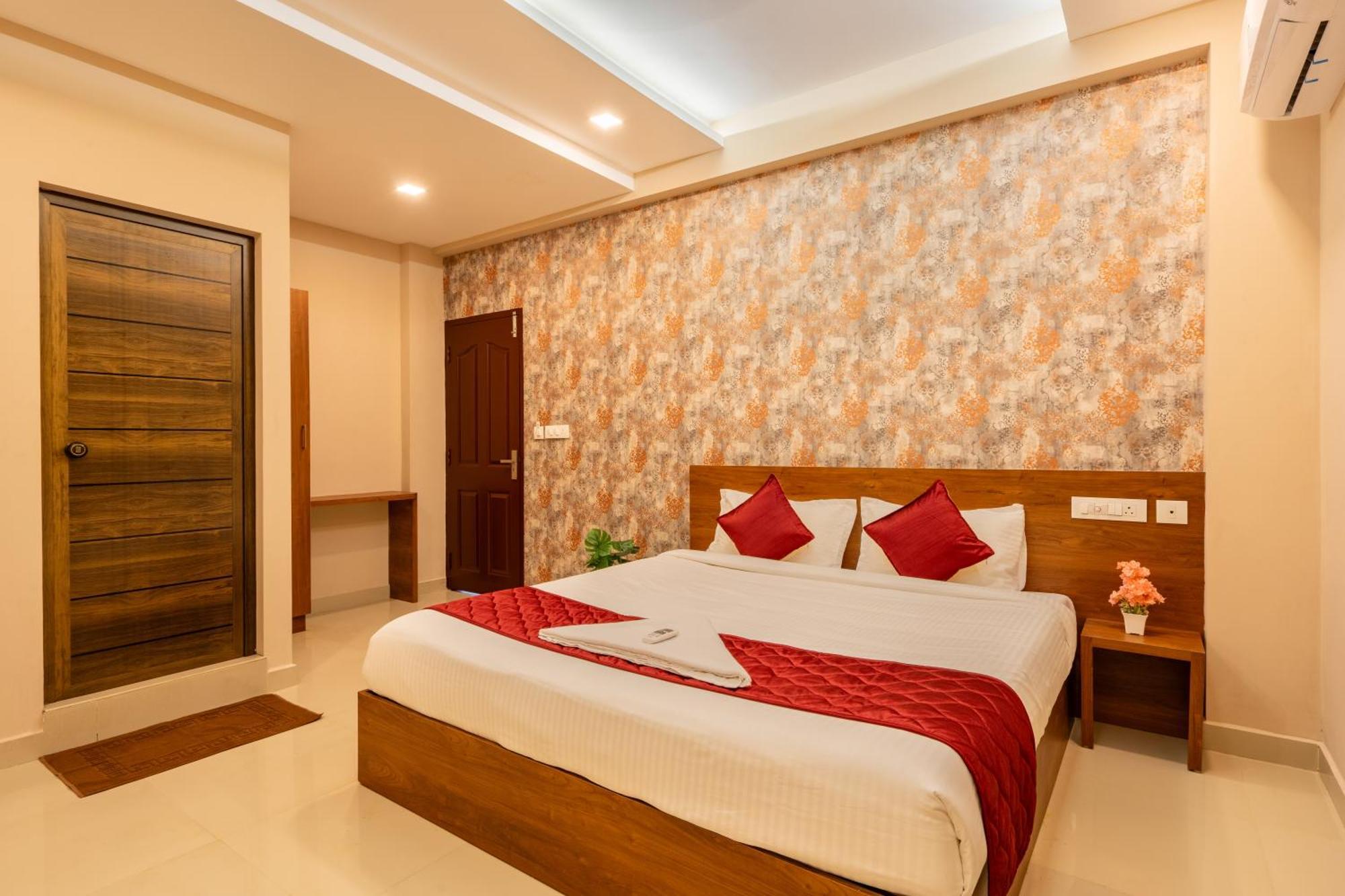 Hotel Yaad Residency Kochi Exterior foto